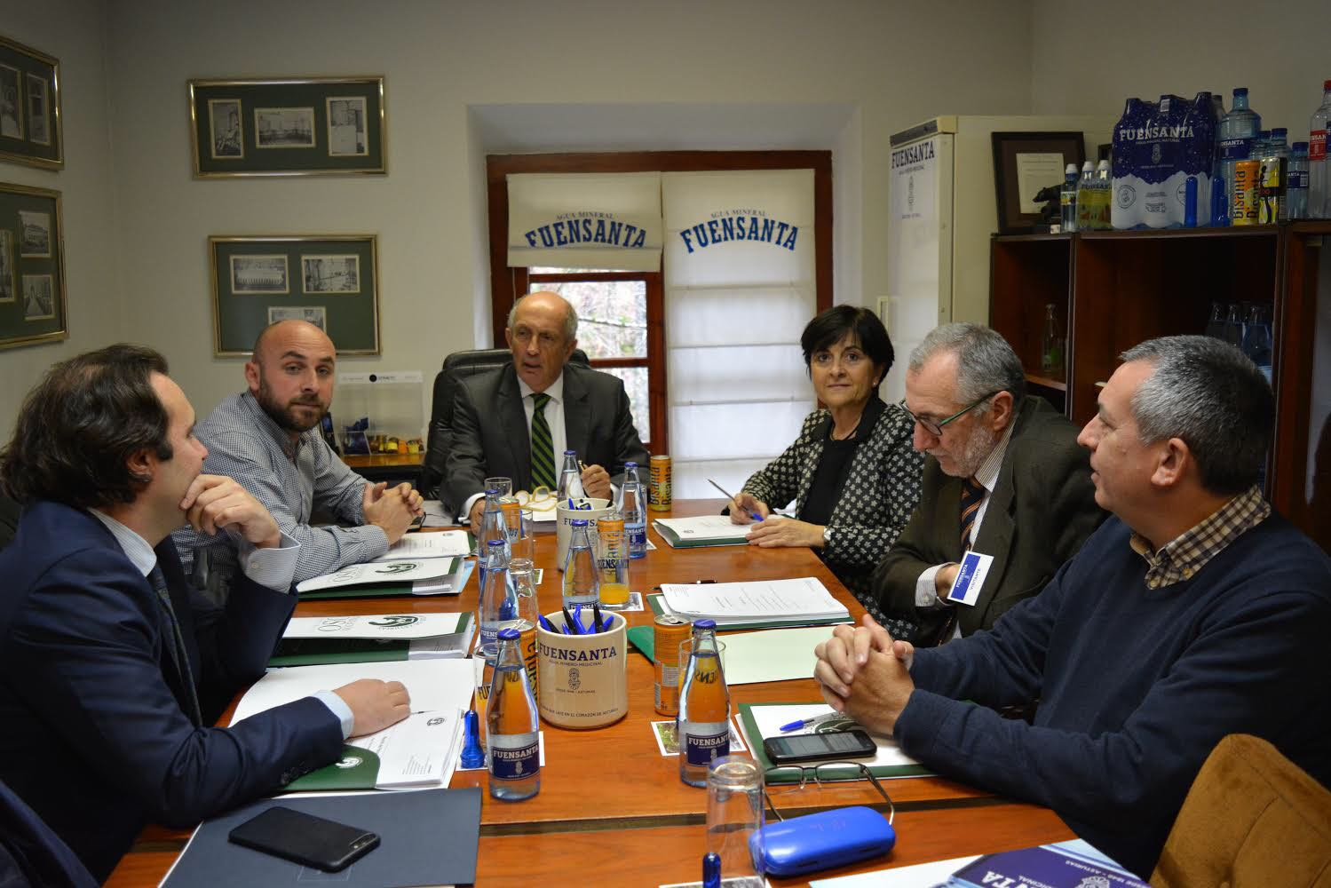 Reunión del patronato de la Fundación Oso de Asturias en el Balneario de Fuensanta